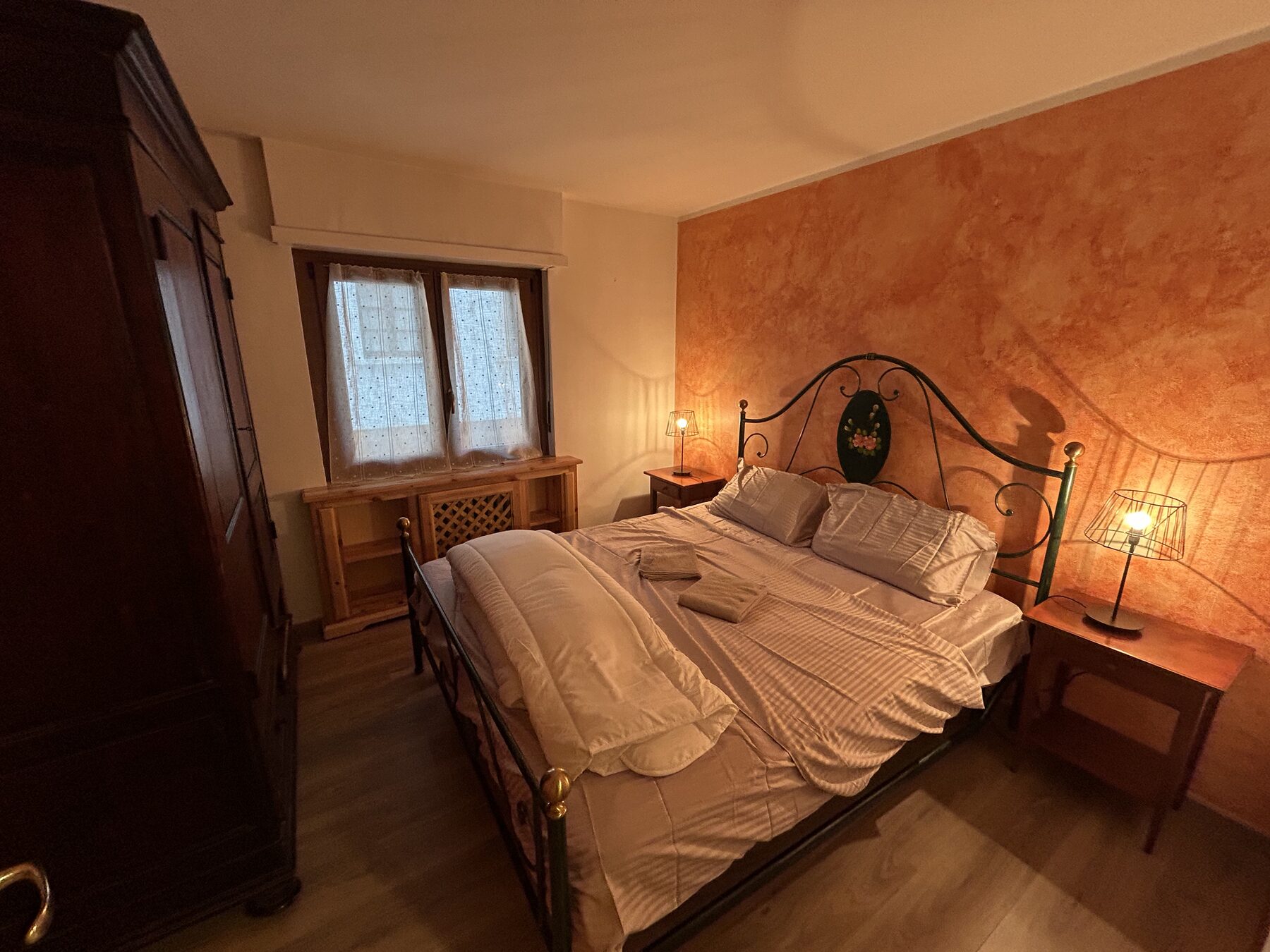 Bedroom with double bed